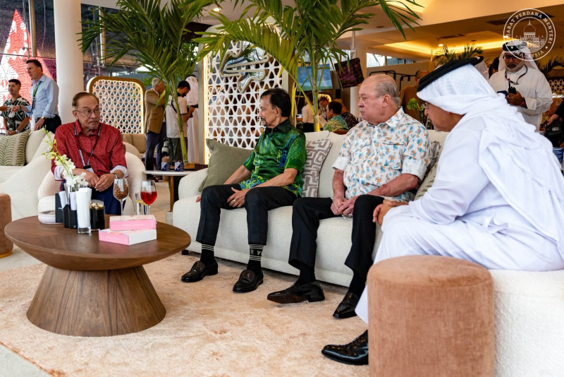Anwar: Royal ties helped bring back F1 to Malaysia