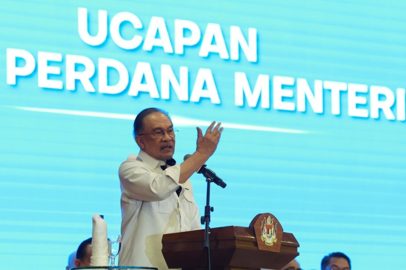 PM announces RM200 million aid for underfunded religious schools, highlighting Bumiputera support and national unity