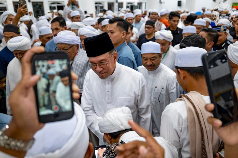 PM officiates Ijtima’ Madani Ulama, visits organic paddy initiative in Kelantan