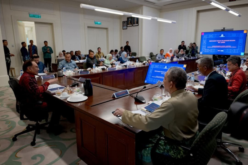 Anwar: Malaysia to closely monitor US tariff moves