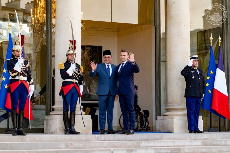 Malaysia - France seal ‘historic’ Airbus deal amid growing bilateral ties