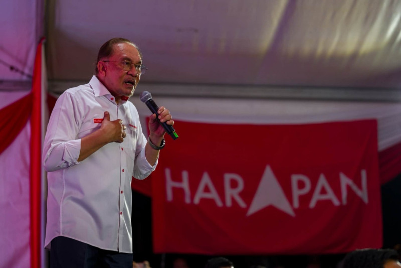 Anwar raises PH record of inclusive growth, unity and opportunities in final NS campaign push
