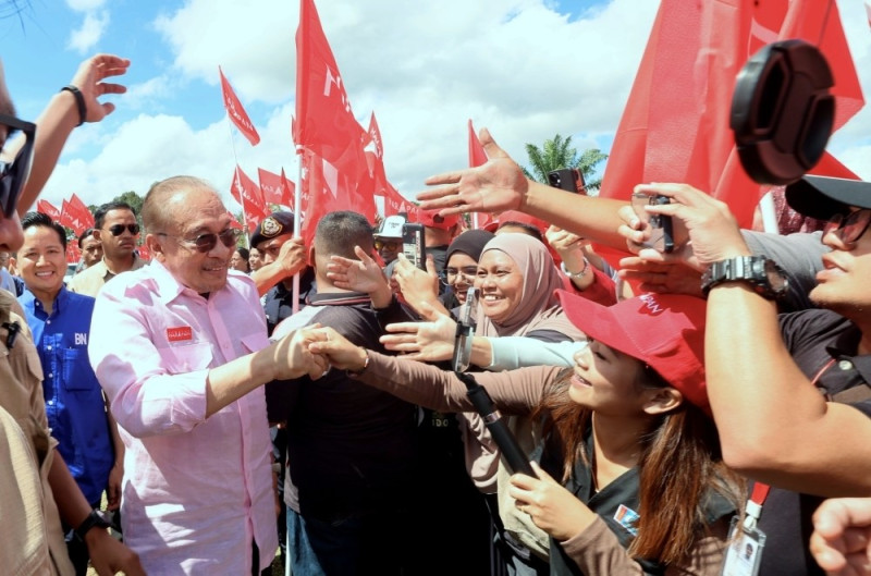 Anwar Ibrahim pledges renewed focus on Sabah’s development under new state administration