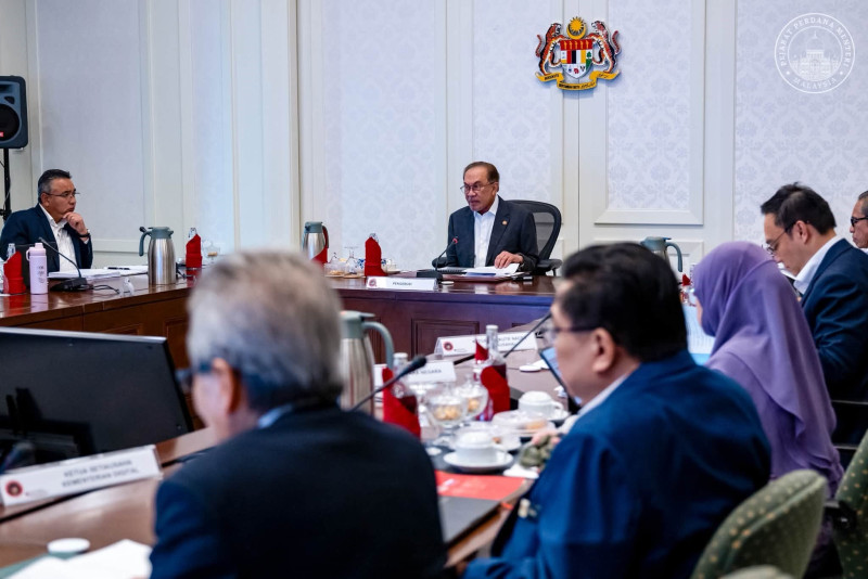 Interpol issues Red Notice for Serba Dinamik CEO, Anwar says