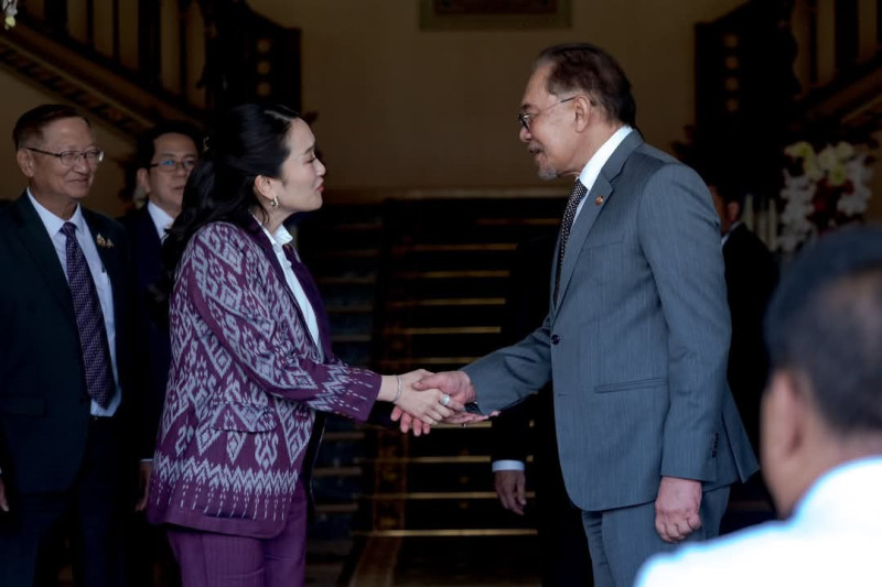 Anwar and Paetongtarn to cement ties at Bukit Kayu Hitam cabinet meeting
