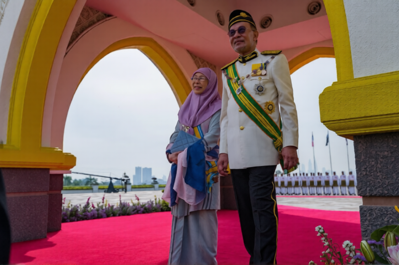 Anwar pays tribute to RMAF personnel and veterans on 68th anniversary