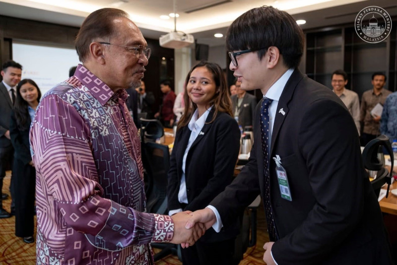 PM engages Malaysian student leaders from the UK and Ireland