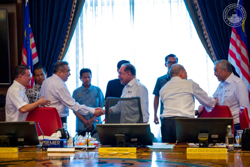 Zahid replies to Anwar’s viral poem reaffirming Unity Government partnership