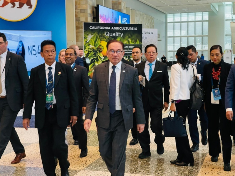Anwar calls on private sector, civil society to step up role in dealing with universal concerns