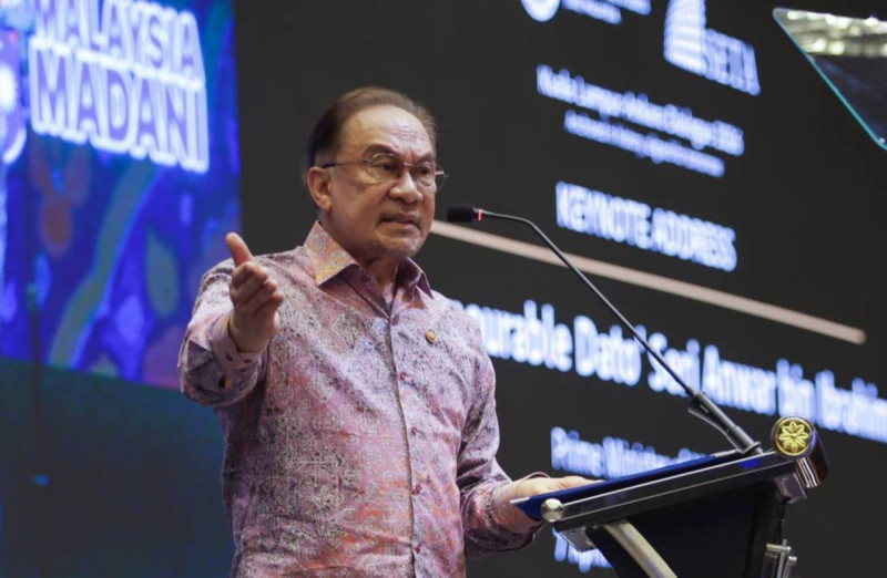PM calls for urgent energy transition measures as global risks mount