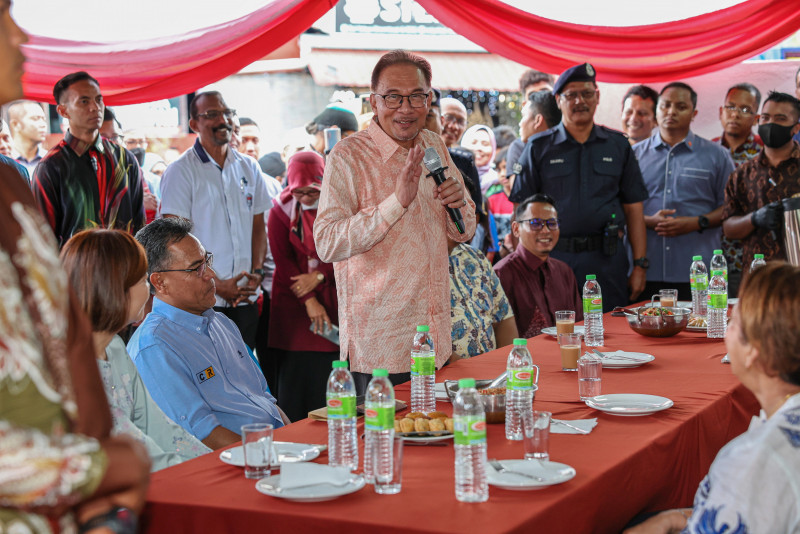 PH to consult component parties before accepting sacked Umno leaders: Anwar