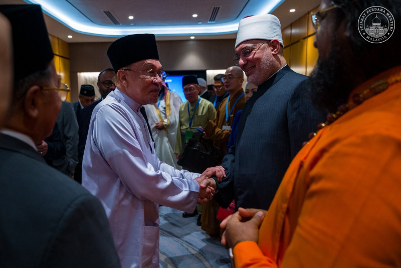 Anwar condemns emotional retaliation