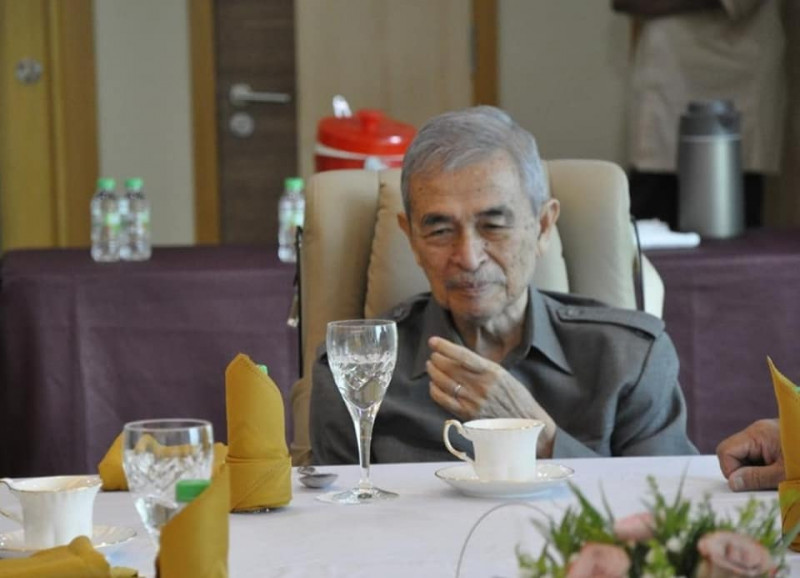 Pak Lah not dead, says office refuting viral social media post