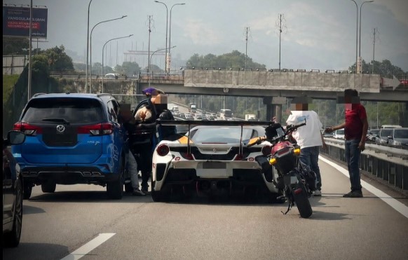 Aruz driver in hot soup over alleged assault on PLUS highway