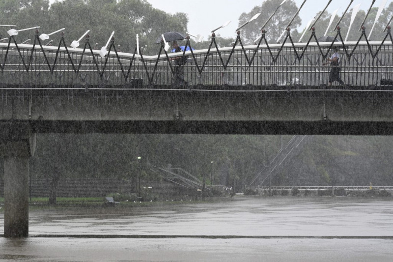 Deadly floods hit eastern Australia amid non-stop downpours