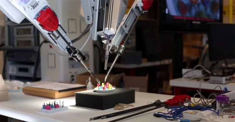 Autonomous robot performs gallbladder surgery with 100 per cent accuracy in breakthrough trial