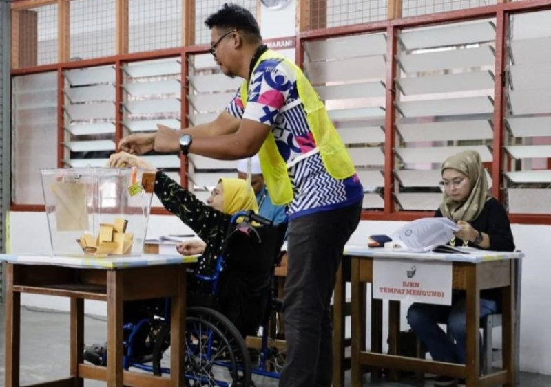 Ayer Kuning by-election: 17.09 per cent voter turnout recorded by 10am 