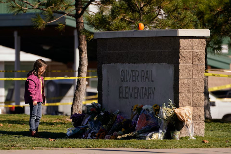 Teacher fought Oregon school teen gunman before father of two shot him dead