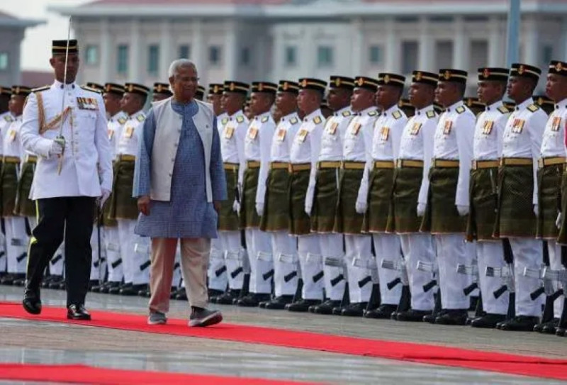 Bangladesh’s Chief Adviser Professor Muhammad Yunus receives official welcome in Putrajaya