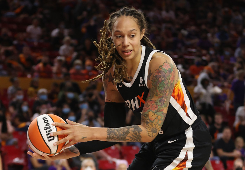Russia detains US basketball champ over drugs charge