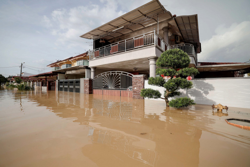 Flood evacuees rise again in Johor to 40,008 