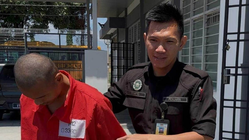 Repeat housebreaker jailed five years and caned in Batu Pahat