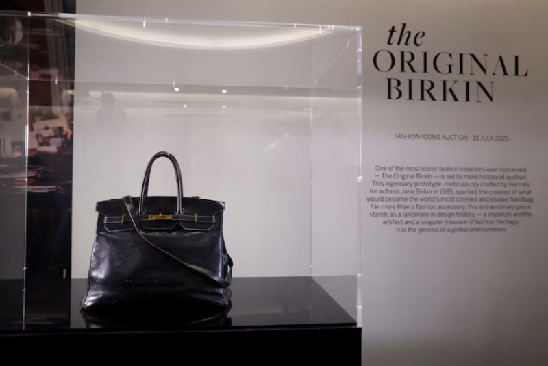 Original Birkin bag sells at auction for record US$10 million
