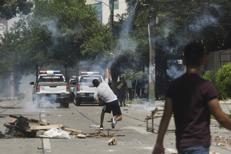 Protesters, police clash in Bolivia’s Santa Cruz | World | The Vibes