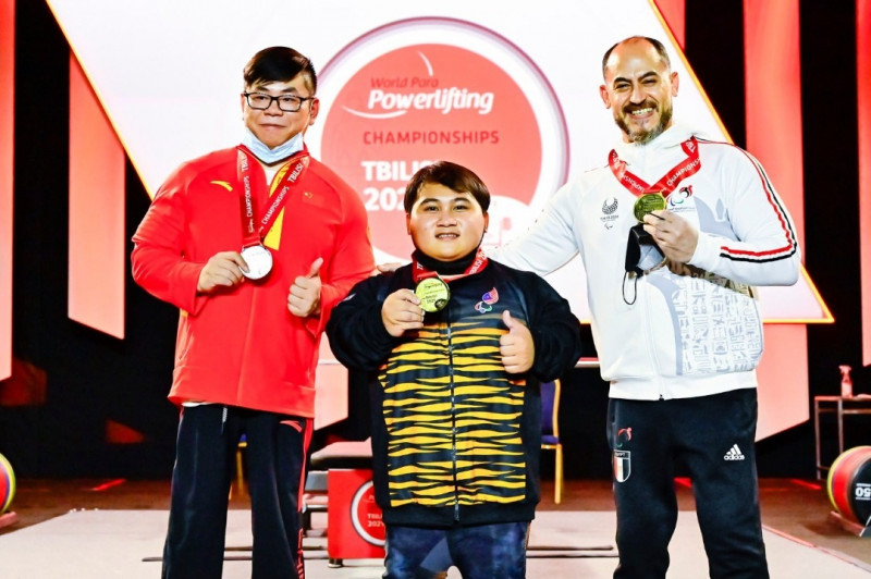 Bonnie Bunyau lifts second consecutive world championship gold