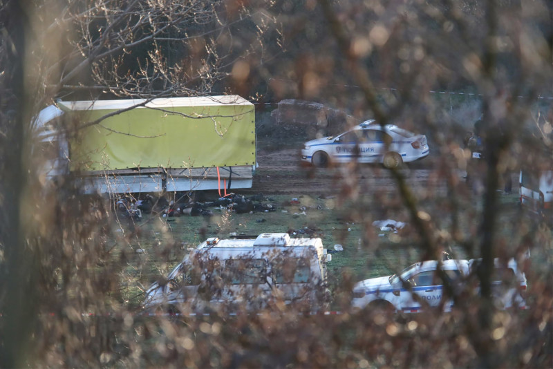 Bulgaria charges six over migrants found dead in truck