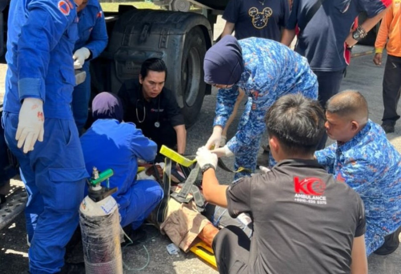 Elderly motorcyclist killed after collision with lorry in Butterworth