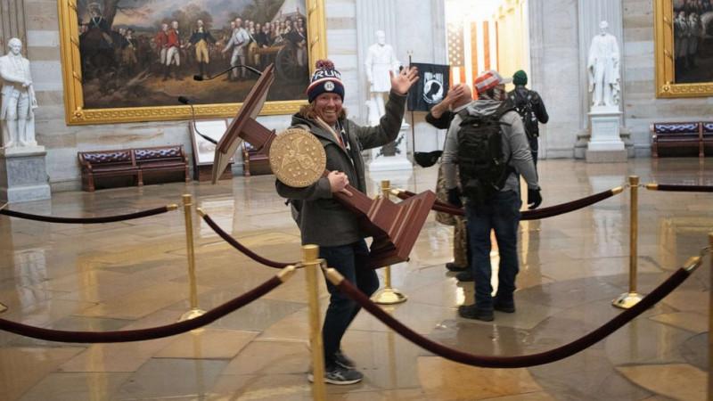 Pelosi’s stolen lectern back at the Capitol