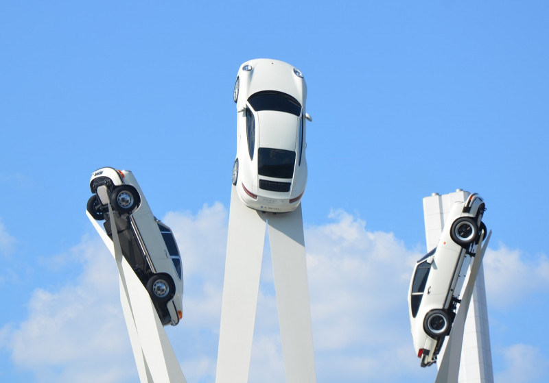 UK car output slumps nearly a third in 2020
