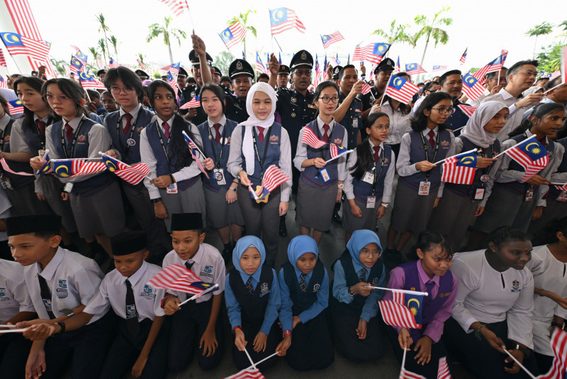 Jalur Gemilang raised in Seremban to deepen sense of patriotism among Malaysians