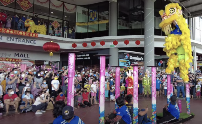 Large crowds pre-CNY: people’s negligence, or lack of enforcement in Sabah?  