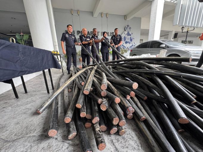 Govt plans tougher penalties for cable theft as rail operators explore CCTV