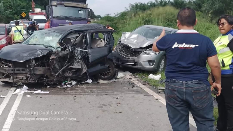 2-year-old boy among three killed in Tangkak crash