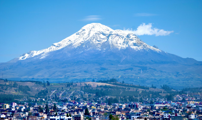 3 dead, 3 missing after avalanche on Ecuador volcano