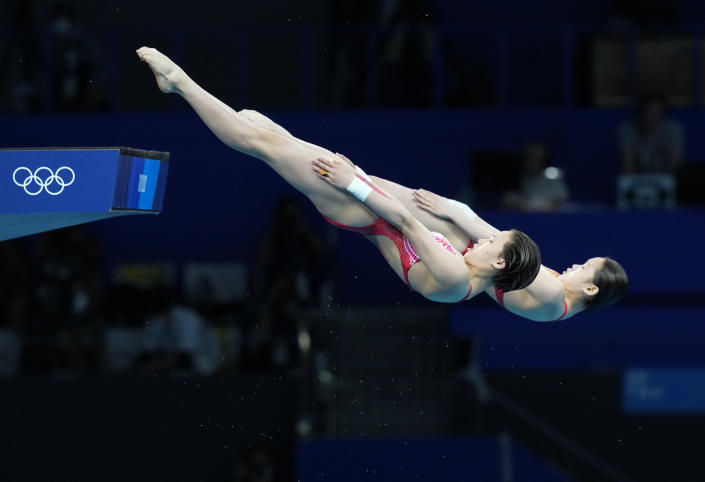 Teens win Olympic diving gold to keep China's perfect record