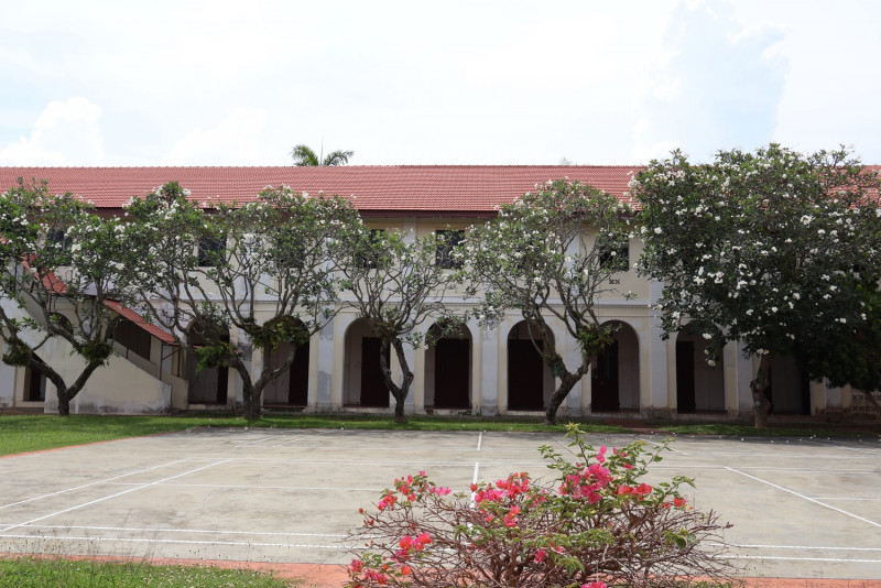 Convent Light Street conversion to international school 'on track'