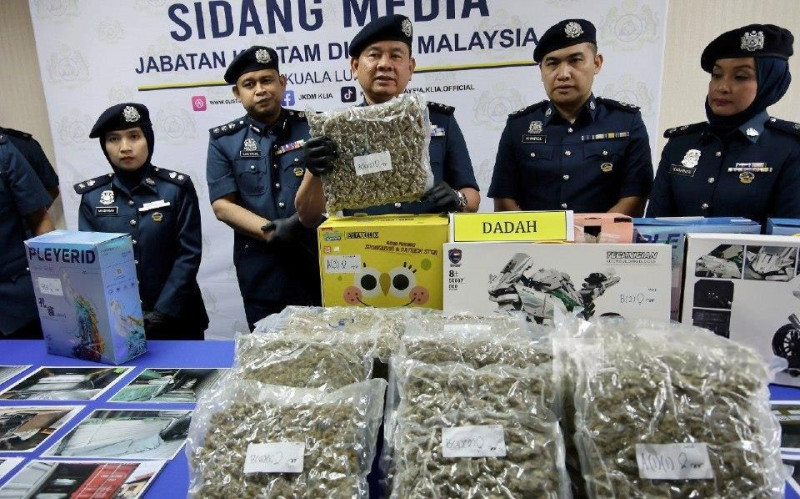 Customs foils RM1.49 million drug smuggling attempt at KLIA, seizes illegal imports