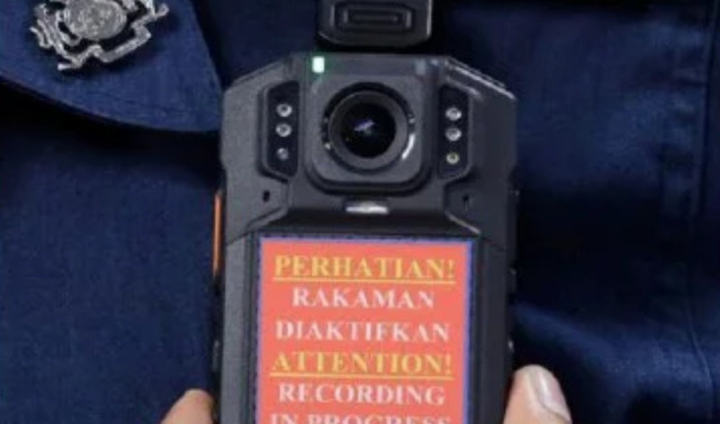 KL city enforcement officers deploy body-worn cameras at Ramadan and Syawal bazaars