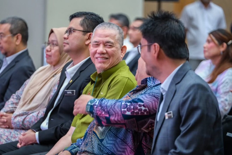 DPM Fadillah: Civil service integrity and dedication a cornerstone of national progress