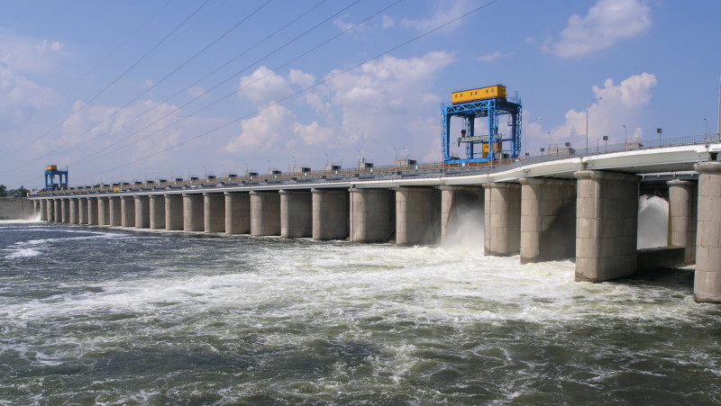 Zelenskyy accuses Russia of mining dam in south Ukraine