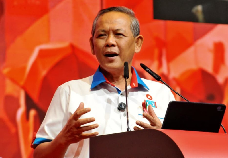 Aminuddin invokes ‘leaking ship’ metaphor to warn PH against internal disloyalty