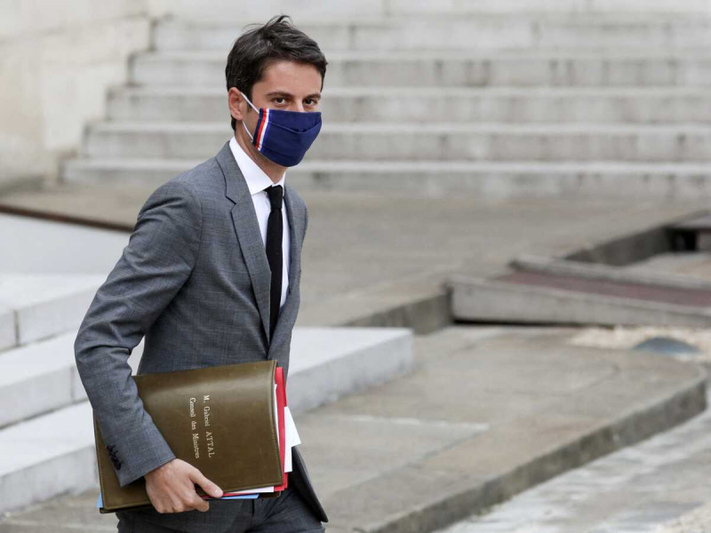 France adjusts plans for Covid-19 health pass