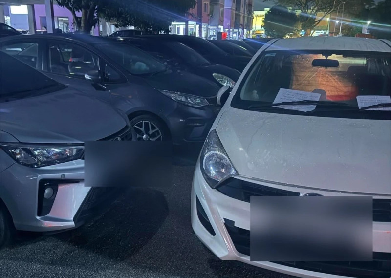 Double-parked car leaves driver stranded for 10 hours, forcing costly ride-hailing commute