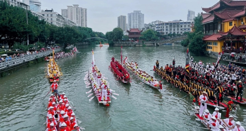 Drumbeats of fitness, tourism echo as dragon boats make waves across China