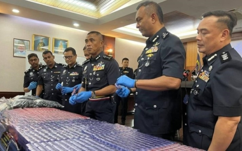 Over 400 arrested in major online scam and gambling syndicate bust in Kuala Lumpur