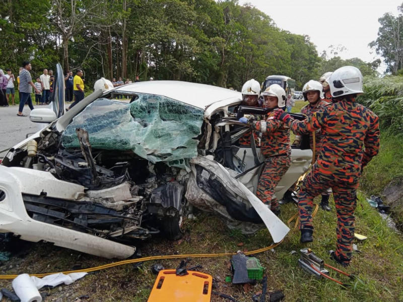 Five in family killed in crash on East-West Highway in Gerik